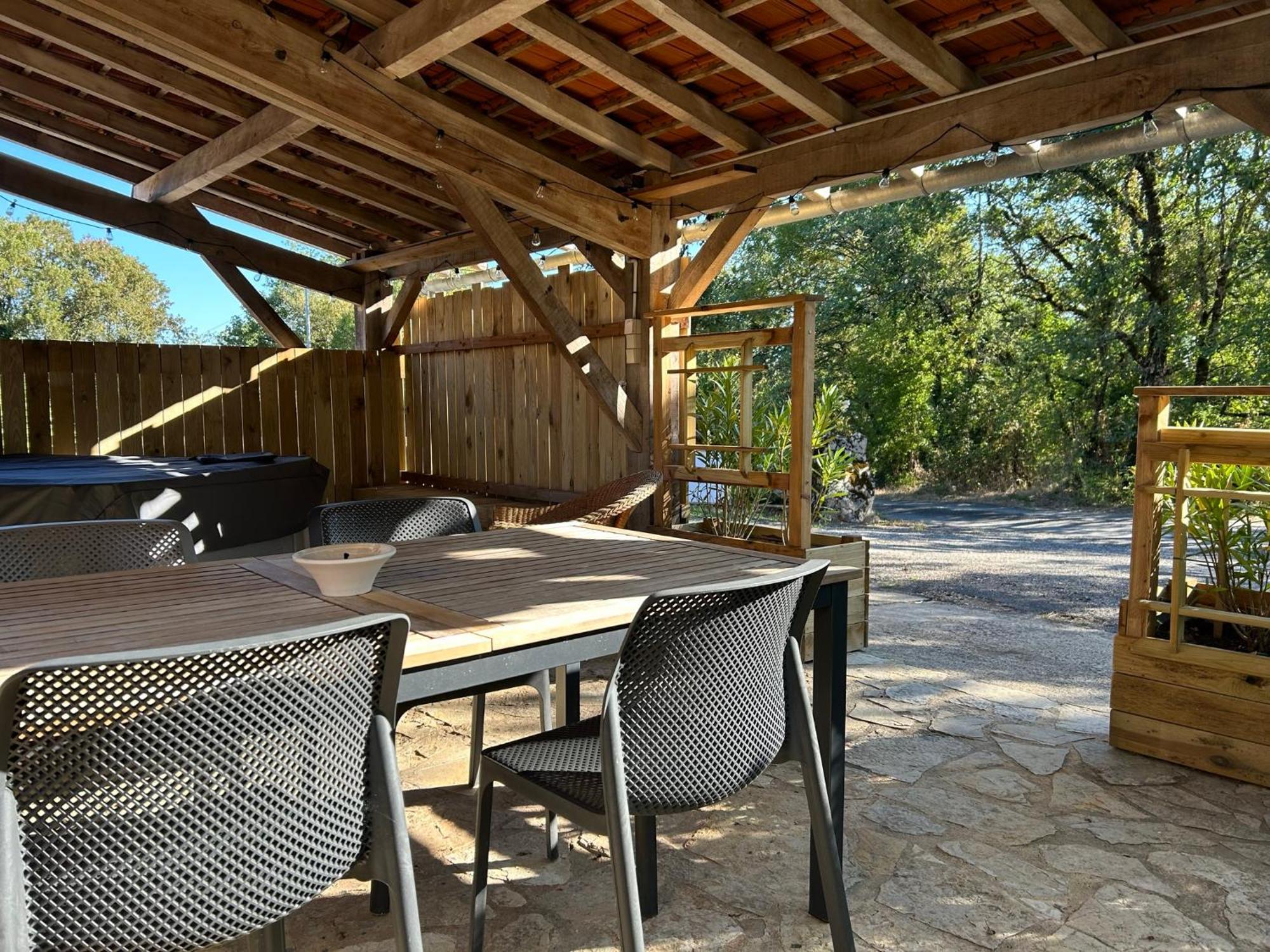 Le Domaine De La Claire Fontaine Gites -Chambres D'Hotes Montvalent Exterior photo