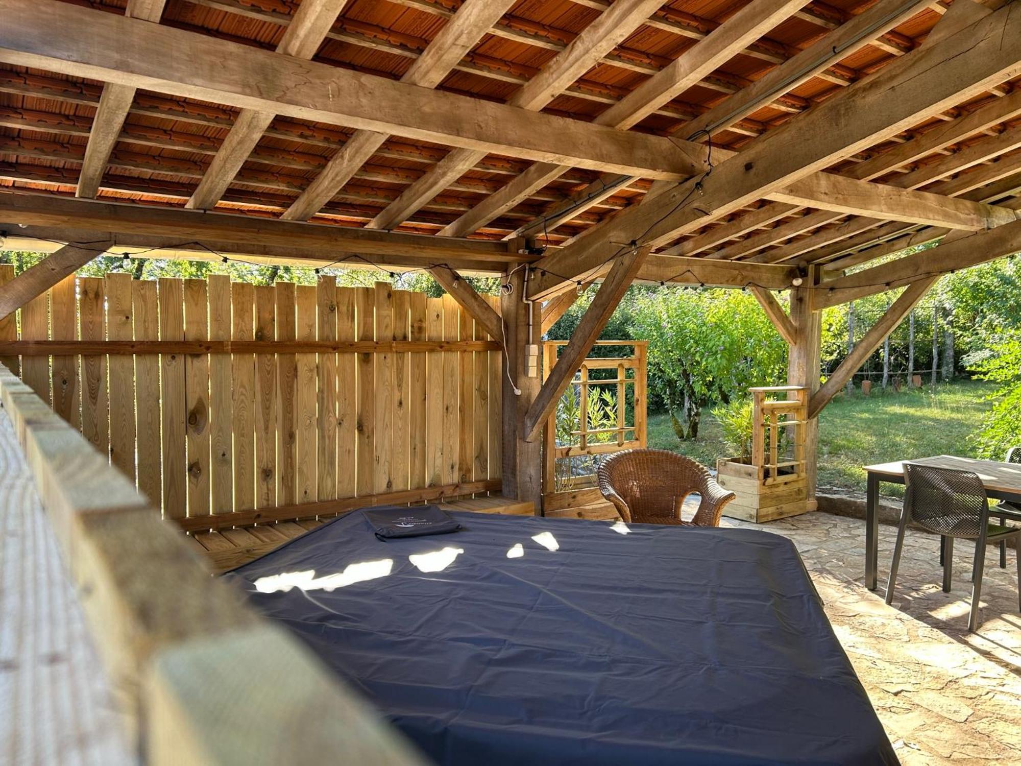 Le Domaine De La Claire Fontaine Gites -Chambres D'Hotes Montvalent Exterior photo